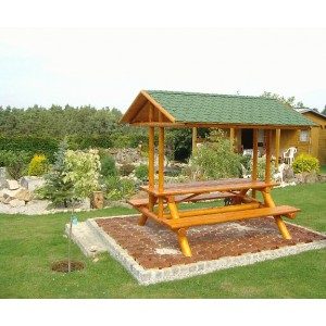 Rodinný srubový stůl se střechou 3m